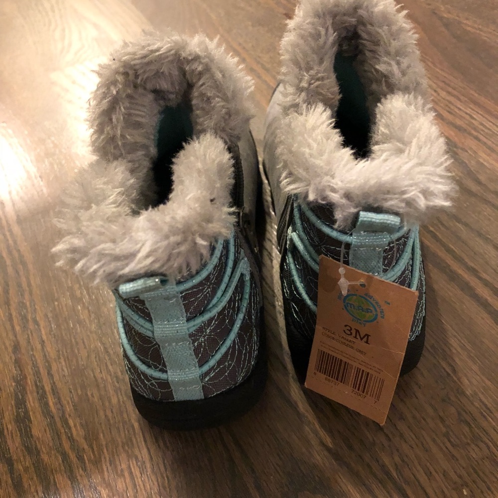 Lightweight boots for girl!